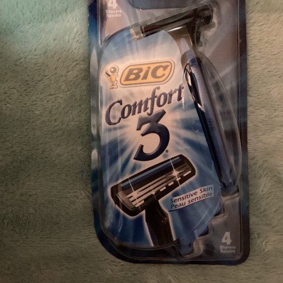 NEW BIC Comfort 3  Disposable Razors Sensitive Skin - Picture 2 of 5